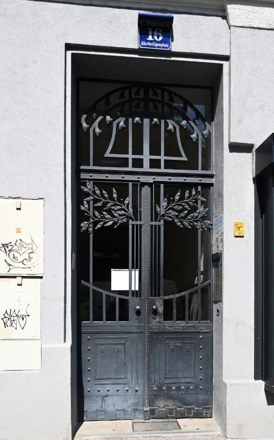 Appartamento Charming Domicile Wien Allerheiligenplatz Esterno foto